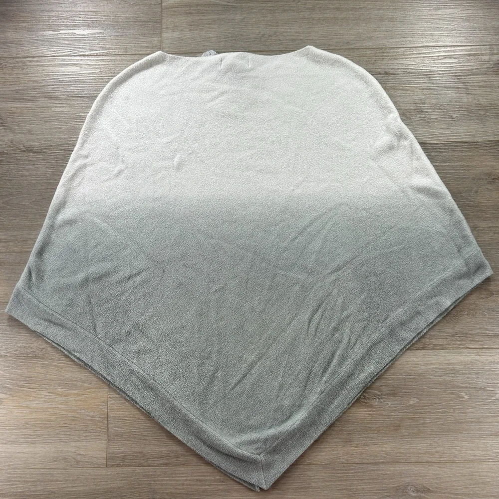 NWT Barefoot Dreams Cozy Chic Ultra Lite Ocean Breeze Poncho Ombre Waterfall OS